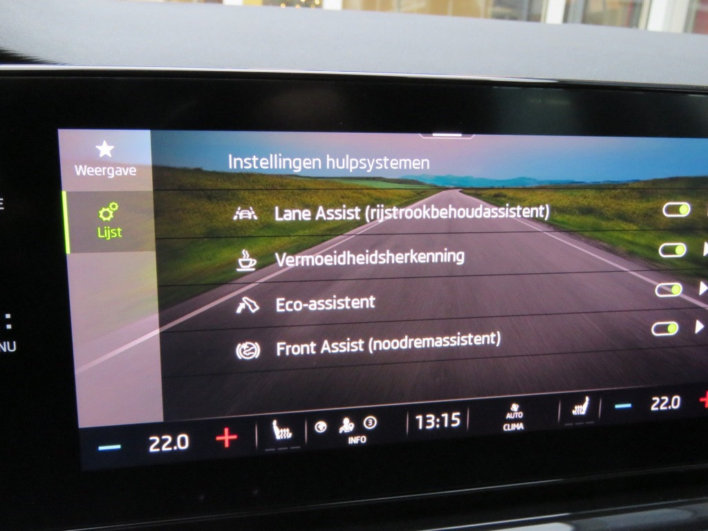 SKODA-OCTAVIA-Combi 1.0 TSI 110PK Business Edition / Elec.klep / Navi / Trekha