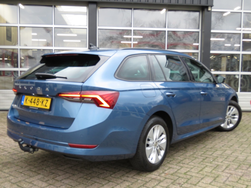 SKODA-OCTAVIA-Combi 1.0 TSI 110PK Business Edition / Elec.klep / Navi / Trekha