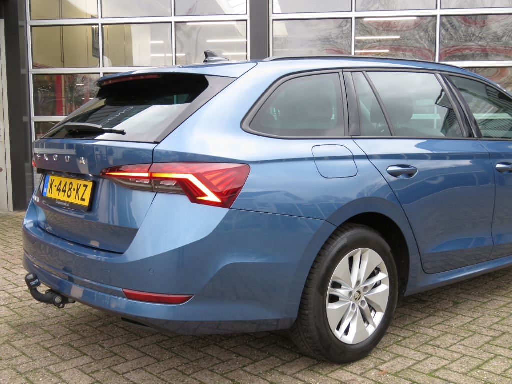 SKODA-OCTAVIA-Combi 1.0 TSI 110PK Business Edition / Elec.klep / Navi / Trekha