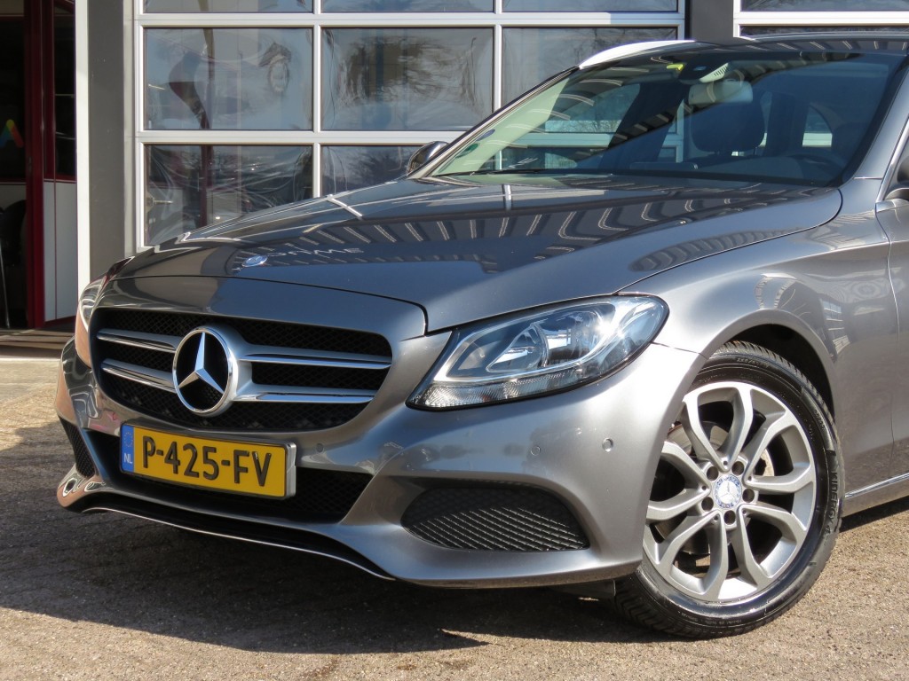 MERCEDES-BENZ-C-KLASSE-C180 156pk Aut. PRESTIGE / Camera / Leder-stof / Trekhaak / Veel