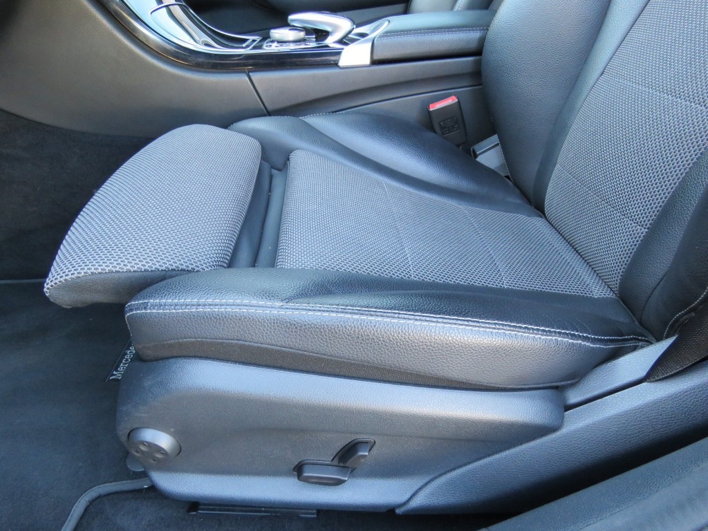 MERCEDES-BENZ-C-KLASSE-C180 156pk Aut. PRESTIGE / Camera / Leder-stof / Trekhaak / Veel