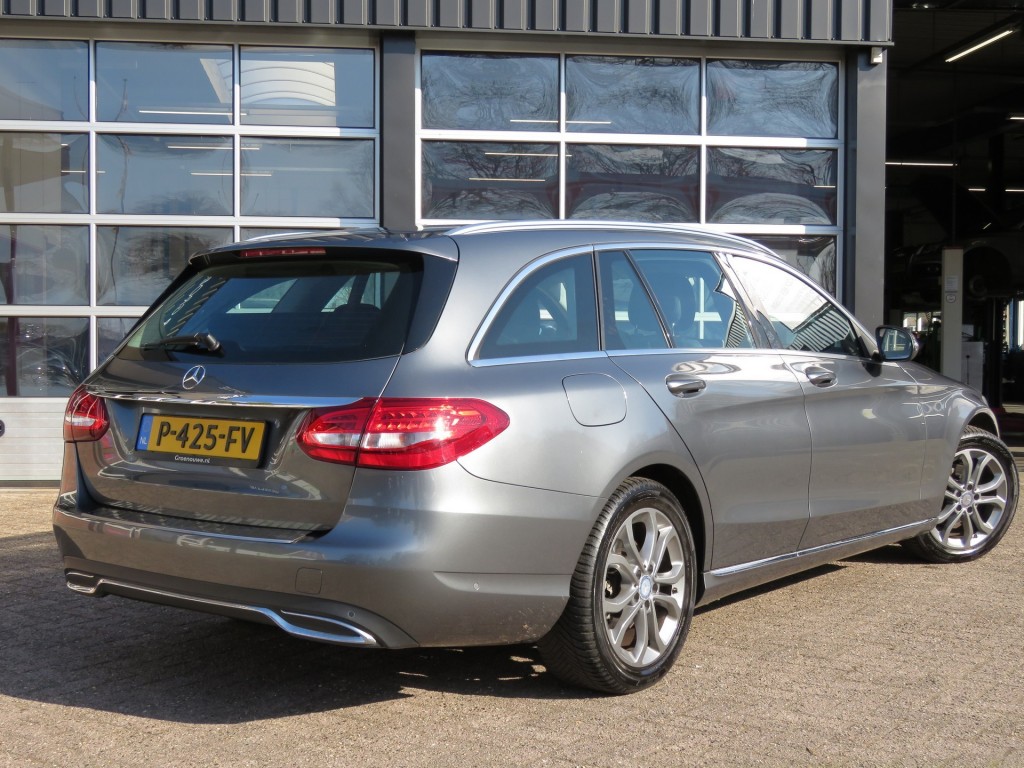 MERCEDES-BENZ-C-KLASSE-C180 156pk Aut. PRESTIGE / Camera / Leder-stof / Trekhaak / Veel