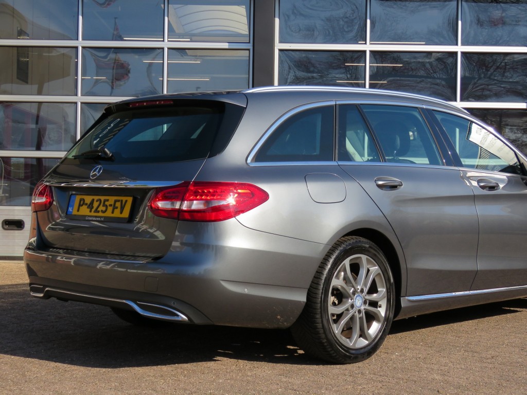 MERCEDES-BENZ-C-KLASSE-C180 156pk Aut. PRESTIGE / Camera / Leder-stof / Trekhaak / Veel