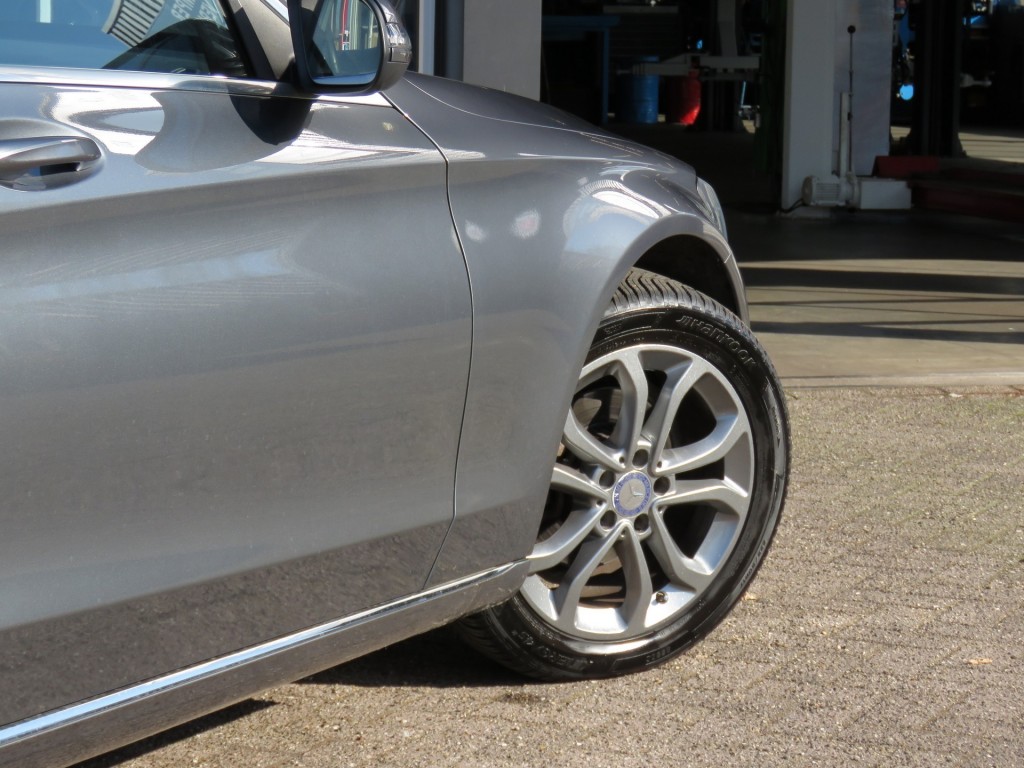 MERCEDES-BENZ-C-KLASSE-C180 156pk Aut. PRESTIGE / Camera / Leder-stof / Trekhaak / Veel