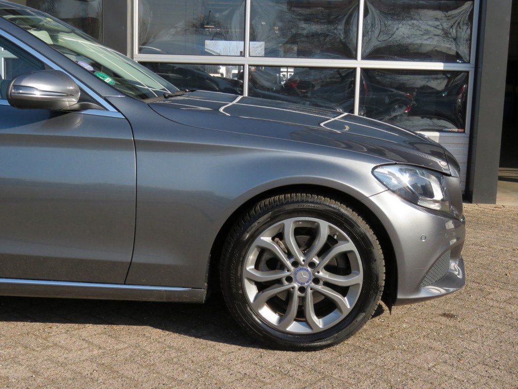 MERCEDES-BENZ-C-KLASSE-C180 156pk Aut. PRESTIGE / Camera / Leder-stof / Trekhaak / Veel