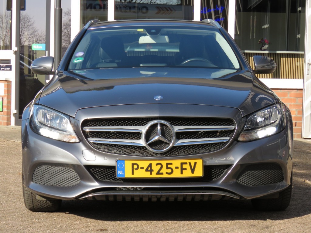 MERCEDES-BENZ-C-KLASSE-C180 156pk Aut. PRESTIGE / Camera / Leder-stof / Trekhaak / Veel