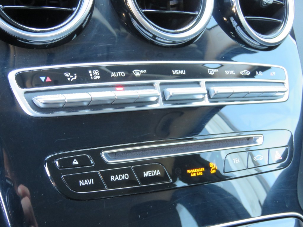 MERCEDES-BENZ-C-KLASSE-C180 156pk Aut. PRESTIGE / Camera / Leder-stof / Trekhaak / Veel