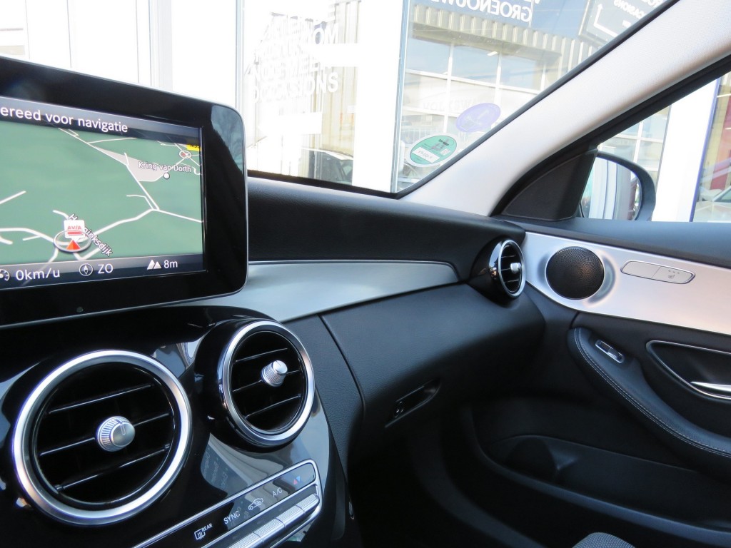 MERCEDES-BENZ-C-KLASSE-C180 156pk Aut. PRESTIGE / Camera / Leder-stof / Trekhaak / Veel