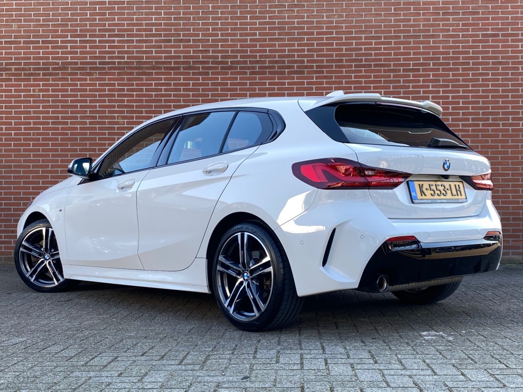 BMW-1-SERIE-118I EXECUTIVE ED. M-SPORTPAKKET NAV CRUISE CARPLAY CAMERA AMBIA