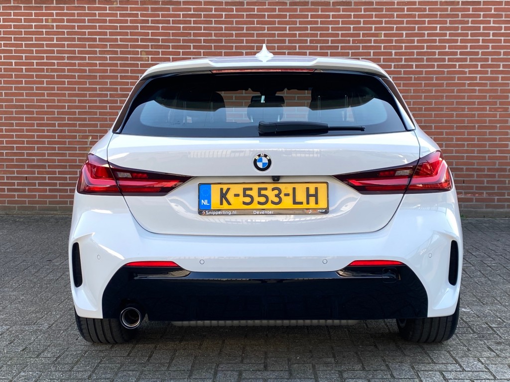 BMW-1-SERIE-118I EXECUTIVE ED. M-SPORTPAKKET NAV CRUISE CARPLAY CAMERA AMBIA