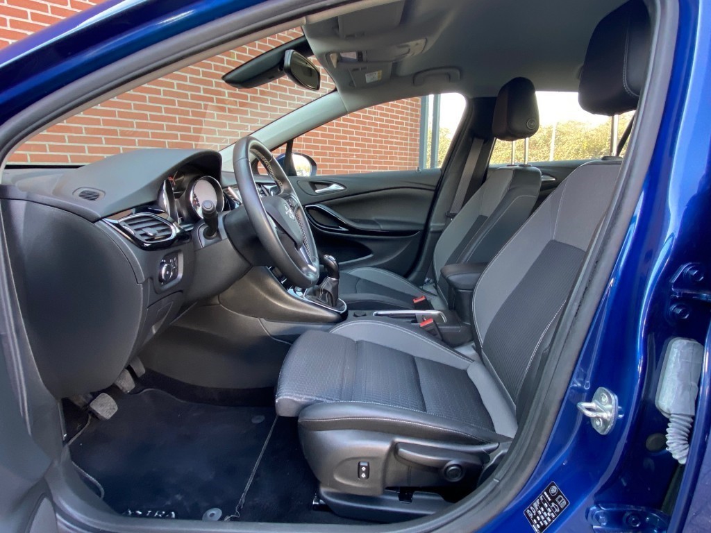 OPEL-ASTRA-1.2 BUSINESS ELEGANCE NAV CRUISE CARPLAY TREK-H CAMERA LMV