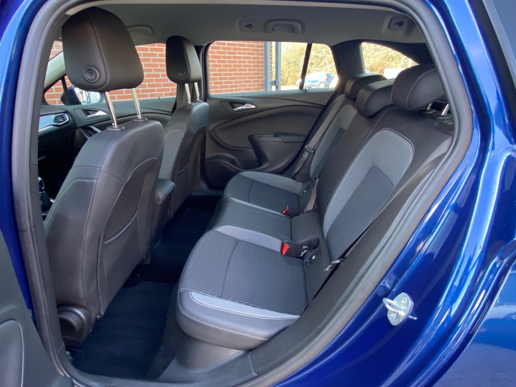 OPEL-ASTRA-1.2 BUSINESS ELEGANCE NAV CRUISE CARPLAY TREK-H CAMERA LMV