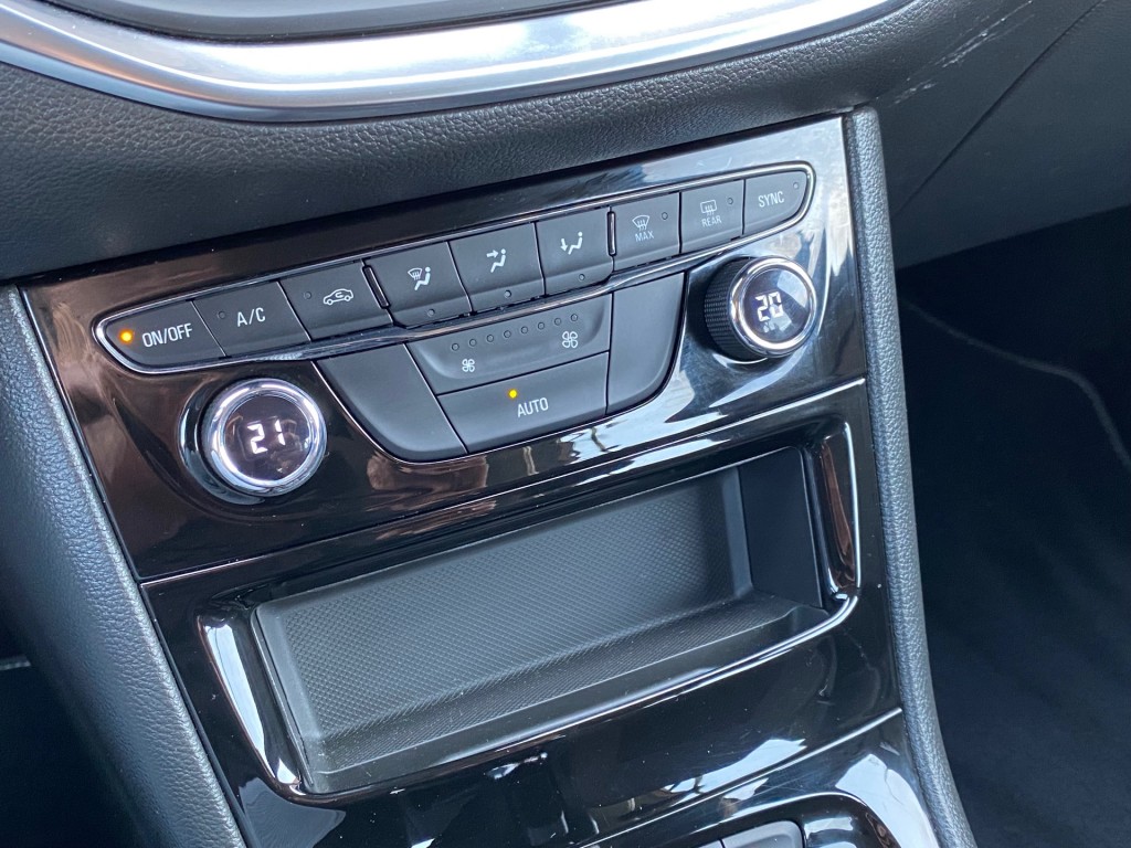 OPEL-ASTRA-1.2 BUSINESS ELEGANCE NAV CRUISE CARPLAY TREK-H CAMERA LMV
