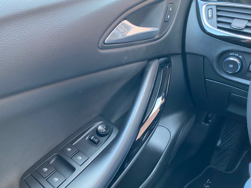 OPEL-ASTRA-1.2 BUSINESS ELEGANCE NAV CRUISE CARPLAY TREK-H CAMERA LMV