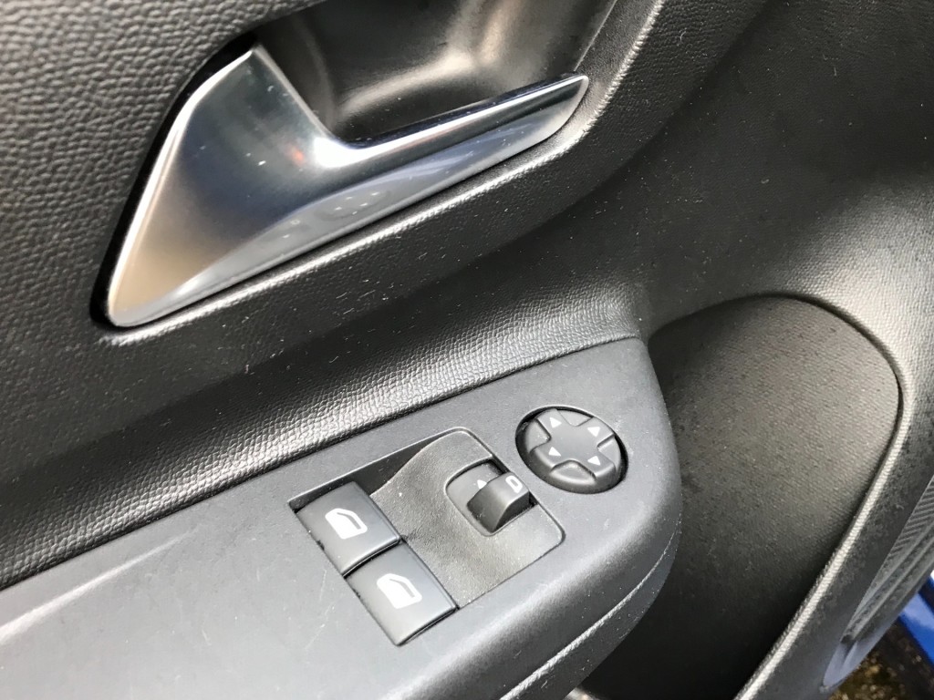 OPEL-CORSA-E-EDITION