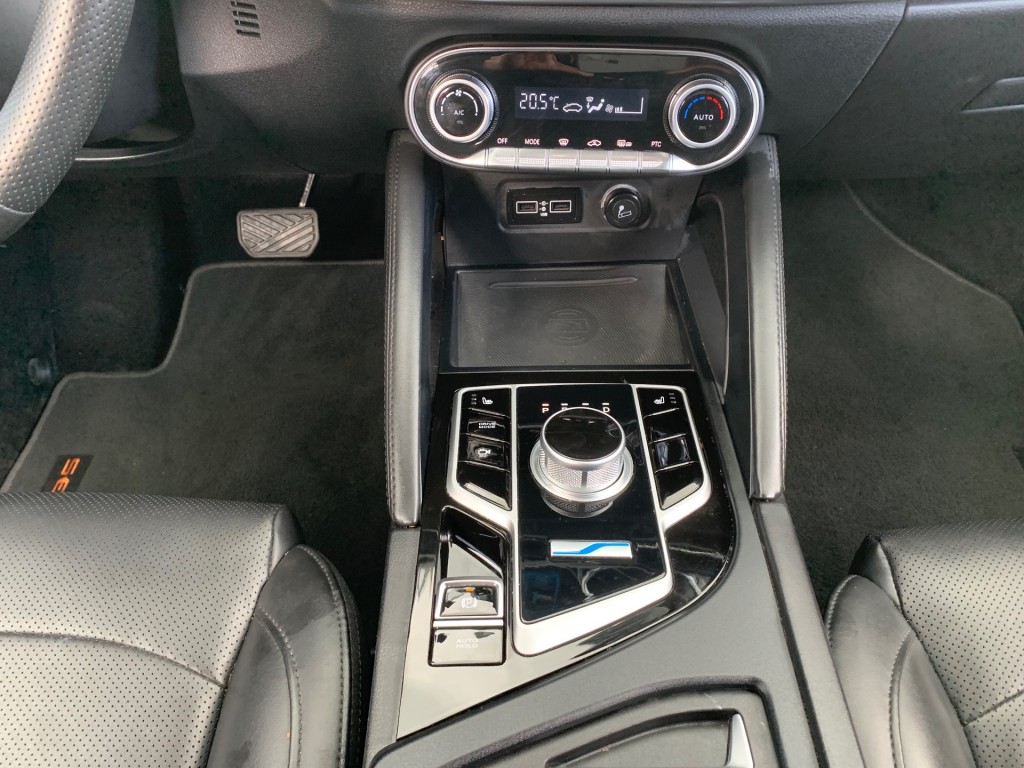 MG-ZS-SERES 3 52KWH 3 FASE CCS