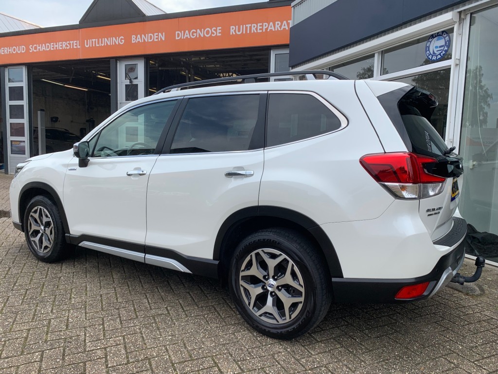 SUBARU-FORESTER-2.0I E-BOXER PREMIUM