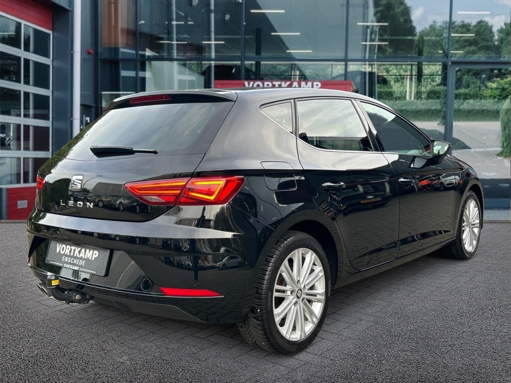 SEAT-LEON-1.5 TSI DSG XCELLENCE LEDEREN/CAMERA/TREKHAAK/NAVI/CARPLAY/