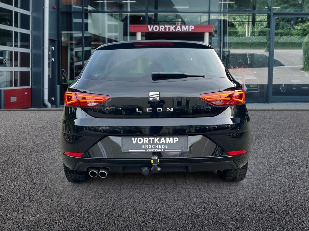 SEAT-LEON-1.5 TSI DSG XCELLENCE LEDEREN/CAMERA/TREKHAAK/NAVI/CARPLAY/