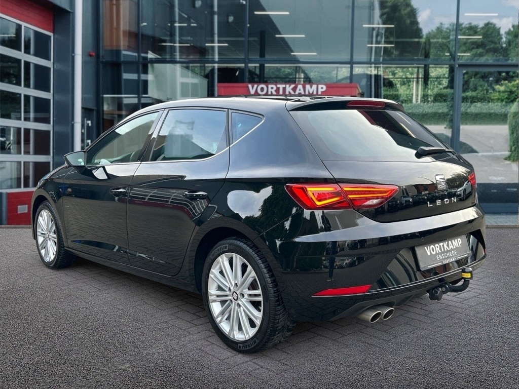 SEAT-LEON-1.5 TSI DSG XCELLENCE LEDEREN/CAMERA/TREKHAAK/NAVI/CARPLAY/