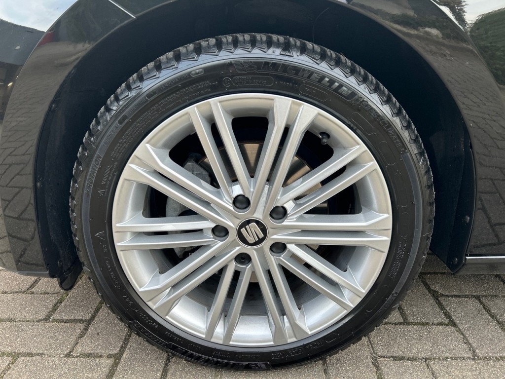 SEAT-LEON-1.5 TSI DSG XCELLENCE LEDEREN/CAMERA/TREKHAAK/NAVI/CARPLAY/