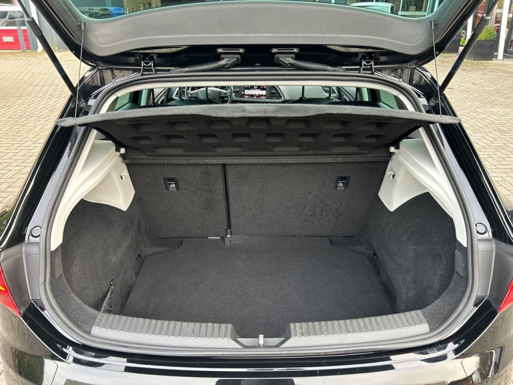 SEAT-LEON-1.5 TSI DSG XCELLENCE LEDEREN/CAMERA/TREKHAAK/NAVI/CARPLAY/