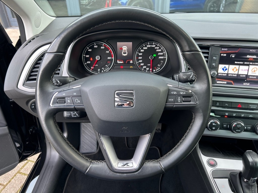 SEAT-LEON-1.5 TSI DSG XCELLENCE LEDEREN/CAMERA/TREKHAAK/NAVI/CARPLAY/