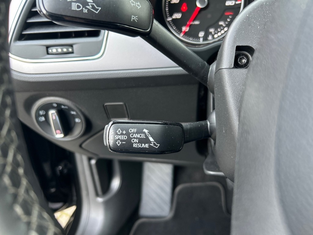 SEAT-LEON-1.5 TSI DSG XCELLENCE LEDEREN/CAMERA/TREKHAAK/NAVI/CARPLAY/