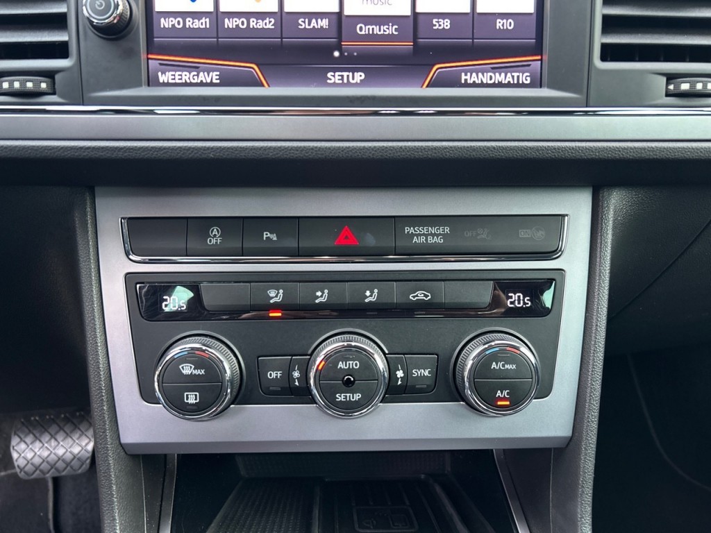 SEAT-LEON-1.5 TSI DSG XCELLENCE LEDEREN/CAMERA/TREKHAAK/NAVI/CARPLAY/