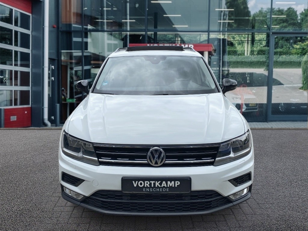 VOLKSWAGEN-TIGUAN-1.4 TSI DSG HIGHLINE PANO-DAK/NAVI/STOELVERW/ACC/PDC