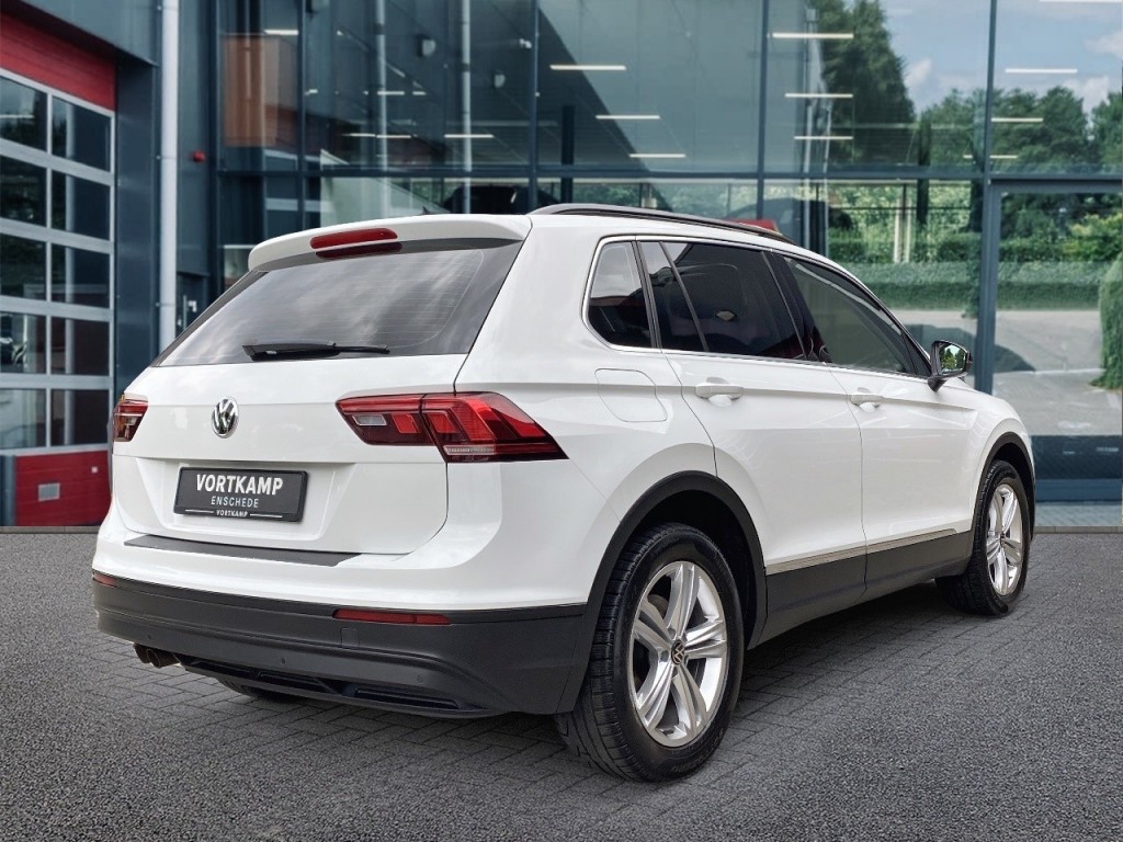 VOLKSWAGEN-TIGUAN-1.4 TSI DSG HIGHLINE PANO-DAK/NAVI/STOELVERW/ACC/PDC