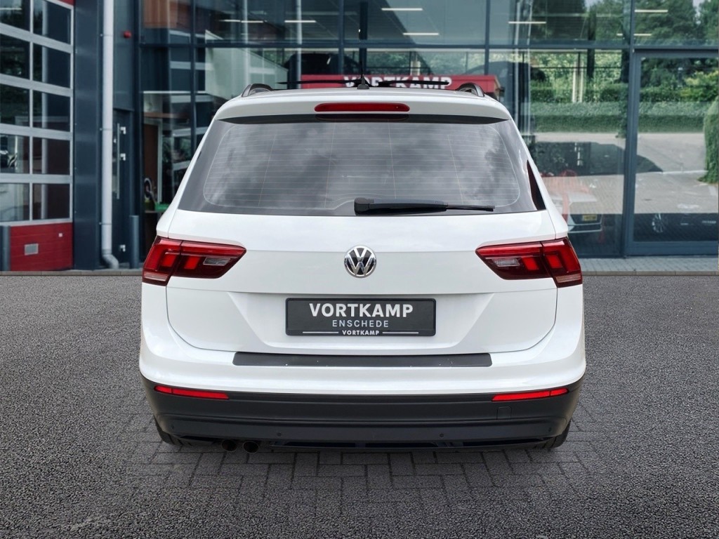 VOLKSWAGEN-TIGUAN-1.4 TSI DSG HIGHLINE PANO-DAK/NAVI/STOELVERW/ACC/PDC