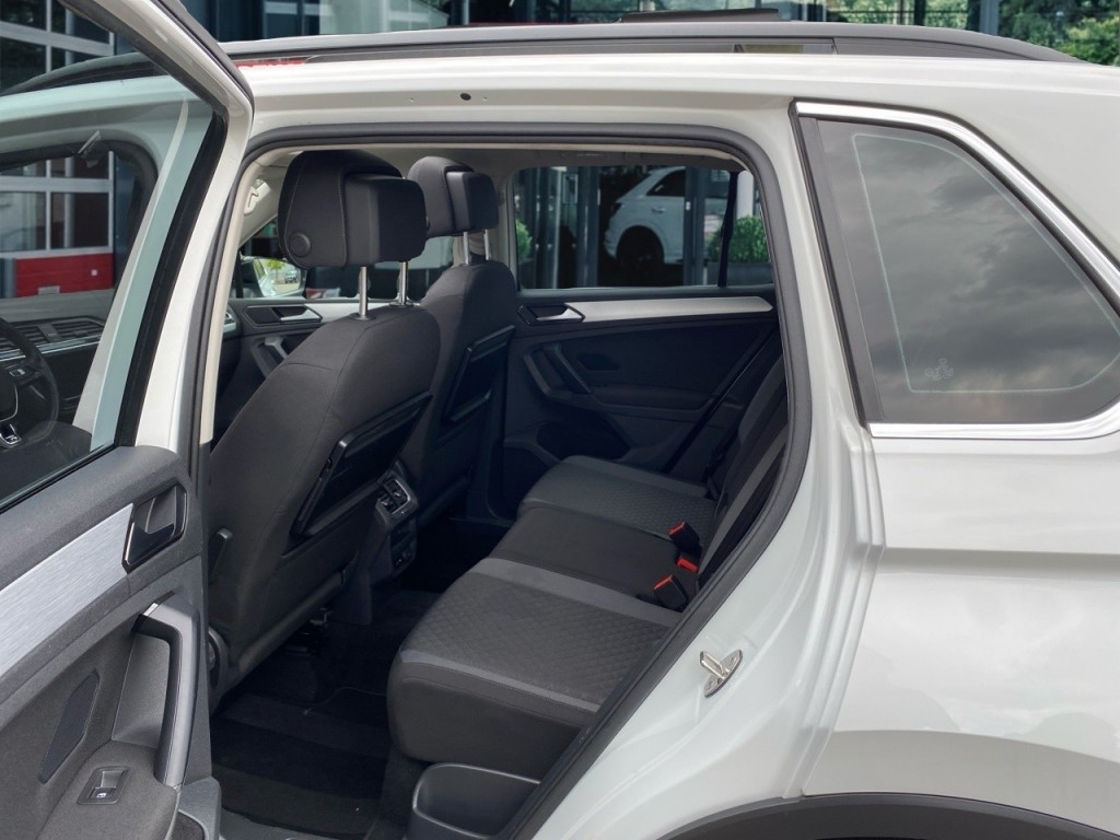 VOLKSWAGEN-TIGUAN-1.4 TSI DSG HIGHLINE PANO-DAK/NAVI/STOELVERW/ACC/PDC