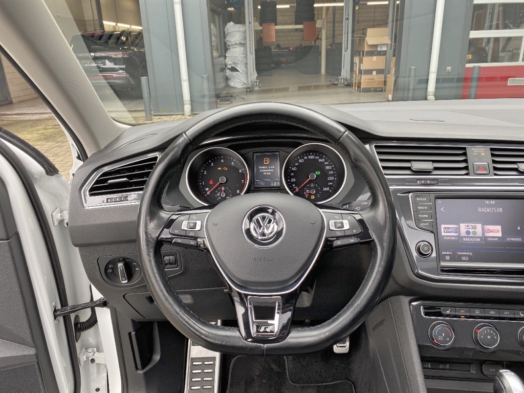 VOLKSWAGEN-TIGUAN-1.4 TSI DSG HIGHLINE PANO-DAK/NAVI/STOELVERW/ACC/PDC