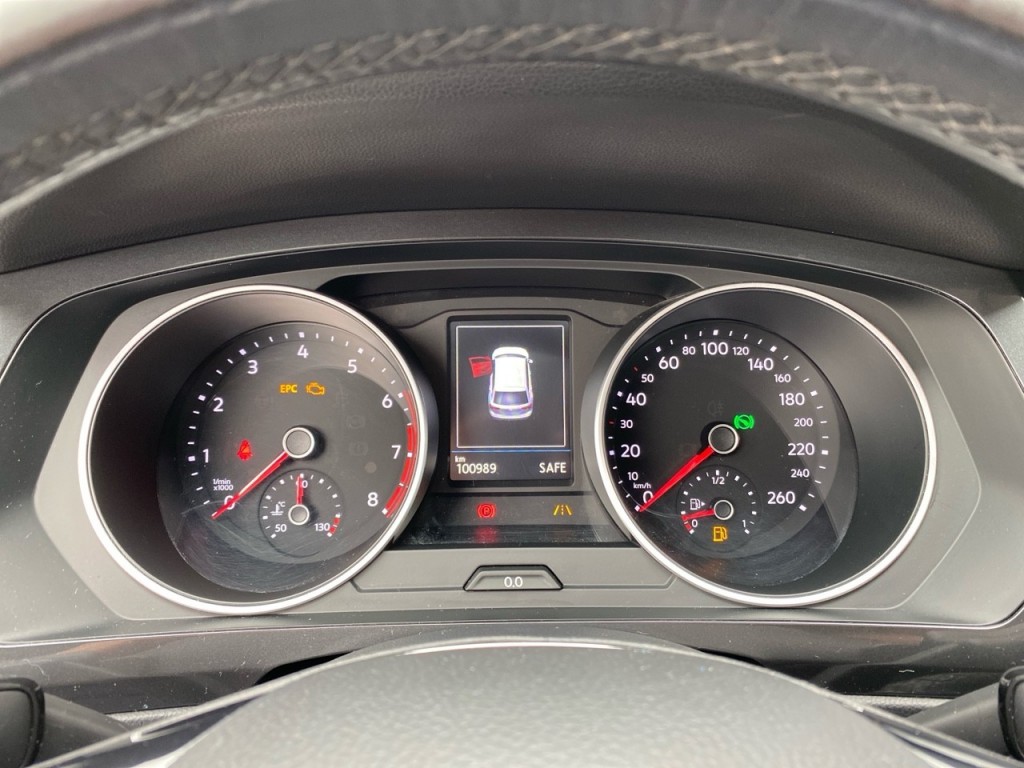 VOLKSWAGEN-TIGUAN-1.4 TSI DSG HIGHLINE PANO-DAK/NAVI/STOELVERW/ACC/PDC