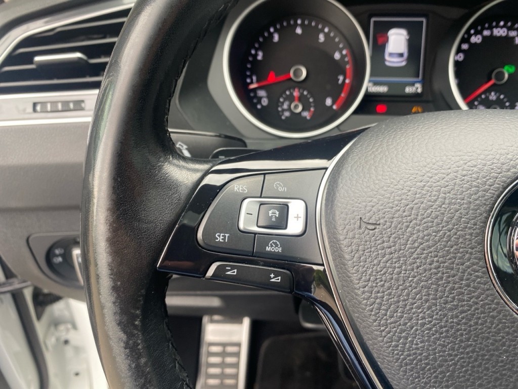 VOLKSWAGEN-TIGUAN-1.4 TSI DSG HIGHLINE PANO-DAK/NAVI/STOELVERW/ACC/PDC