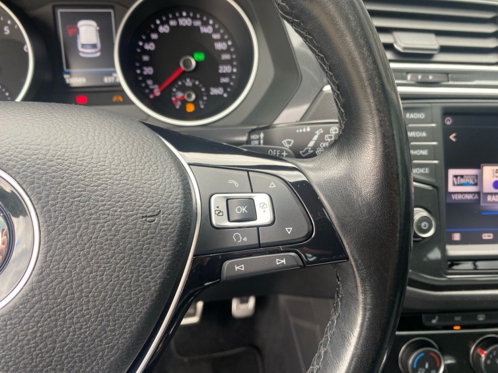 VOLKSWAGEN-TIGUAN-1.4 TSI DSG HIGHLINE PANO-DAK/NAVI/STOELVERW/ACC/PDC