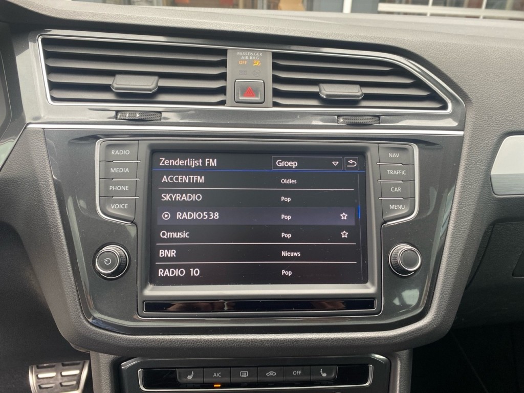 VOLKSWAGEN-TIGUAN-1.4 TSI DSG HIGHLINE PANO-DAK/NAVI/STOELVERW/ACC/PDC
