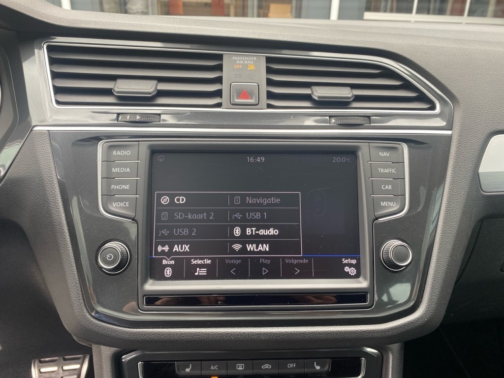 VOLKSWAGEN-TIGUAN-1.4 TSI DSG HIGHLINE PANO-DAK/NAVI/STOELVERW/ACC/PDC
