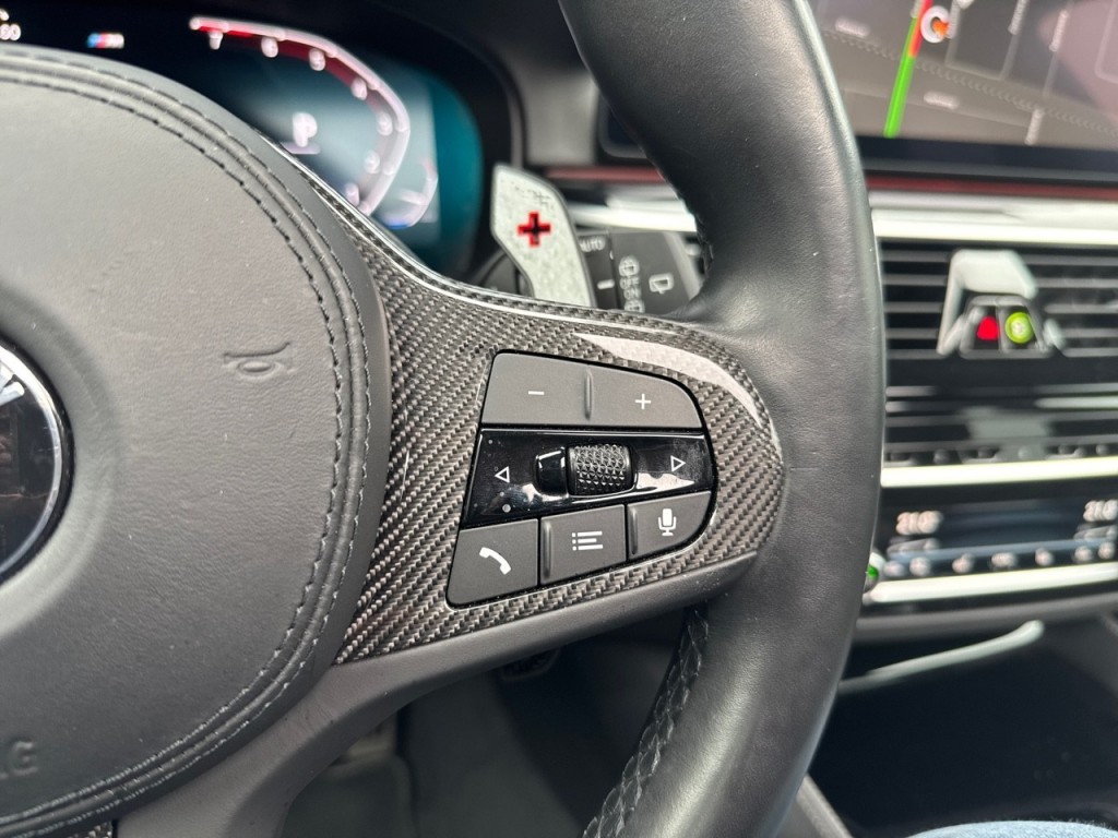 BMW-5-SERIE-540I XDRIVE M SPORT PANO-DAK/CAMERA/NAVI/LEDER/CARPLAY