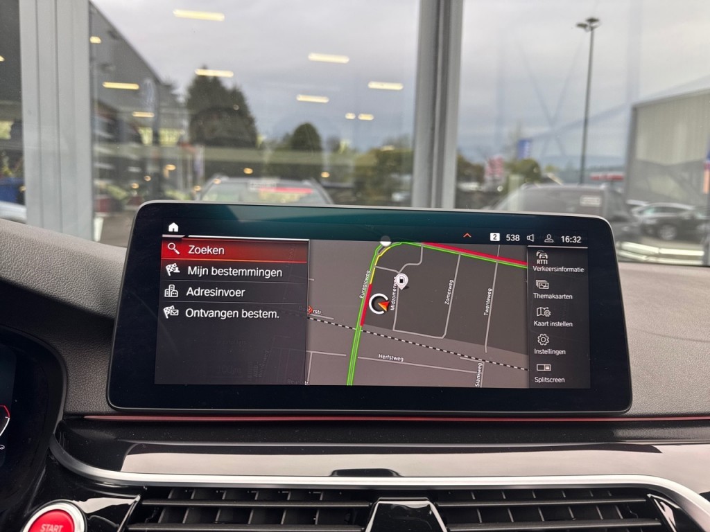 BMW-5-SERIE-540I XDRIVE M SPORT PANO-DAK/CAMERA/NAVI/LEDER/CARPLAY