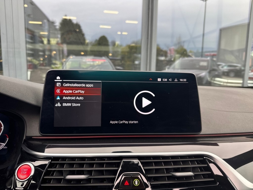 BMW-5-SERIE-540I XDRIVE M SPORT PANO-DAK/CAMERA/NAVI/LEDER/CARPLAY