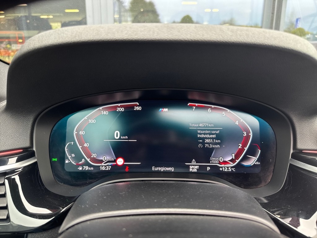 BMW-5-SERIE-540I XDRIVE M SPORT PANO-DAK/CAMERA/NAVI/LEDER/CARPLAY