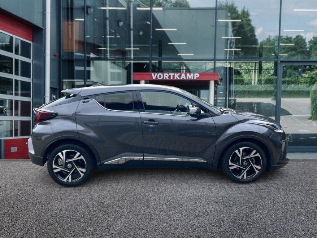 TOYOTA-C-HR-1.8 HYBRID BUSINESS PLUS CAMERA/NAVI/CRUISE