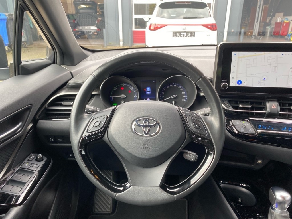 TOYOTA-C-HR-1.8 HYBRID BUSINESS PLUS CAMERA/NAVI/CRUISE