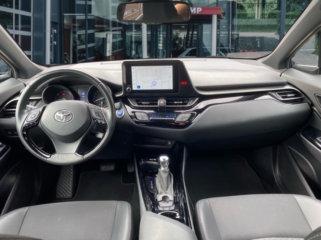 TOYOTA-C-HR-1.8 HYBRID BUSINESS PLUS CAMERA/NAVI/CRUISE