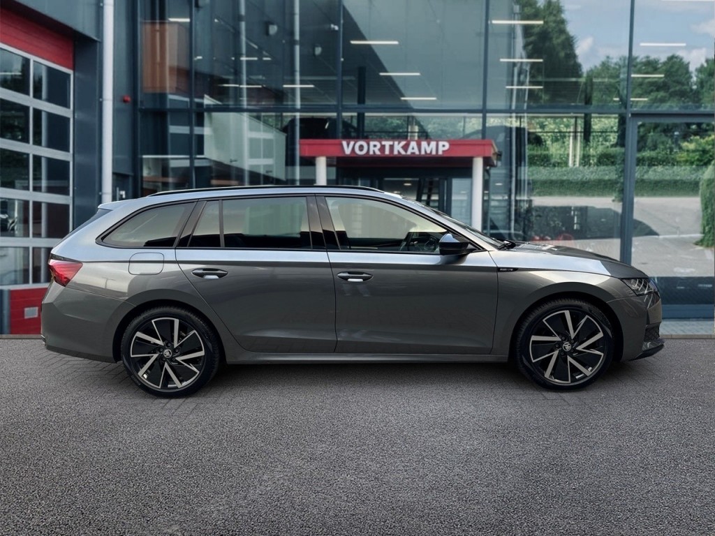 SKODA-OCTAVIA-1.5 TSI MHEV 150PK SPORTLINE TREKHAAK/E-KLEP/CAMERA/ACC/NAVI