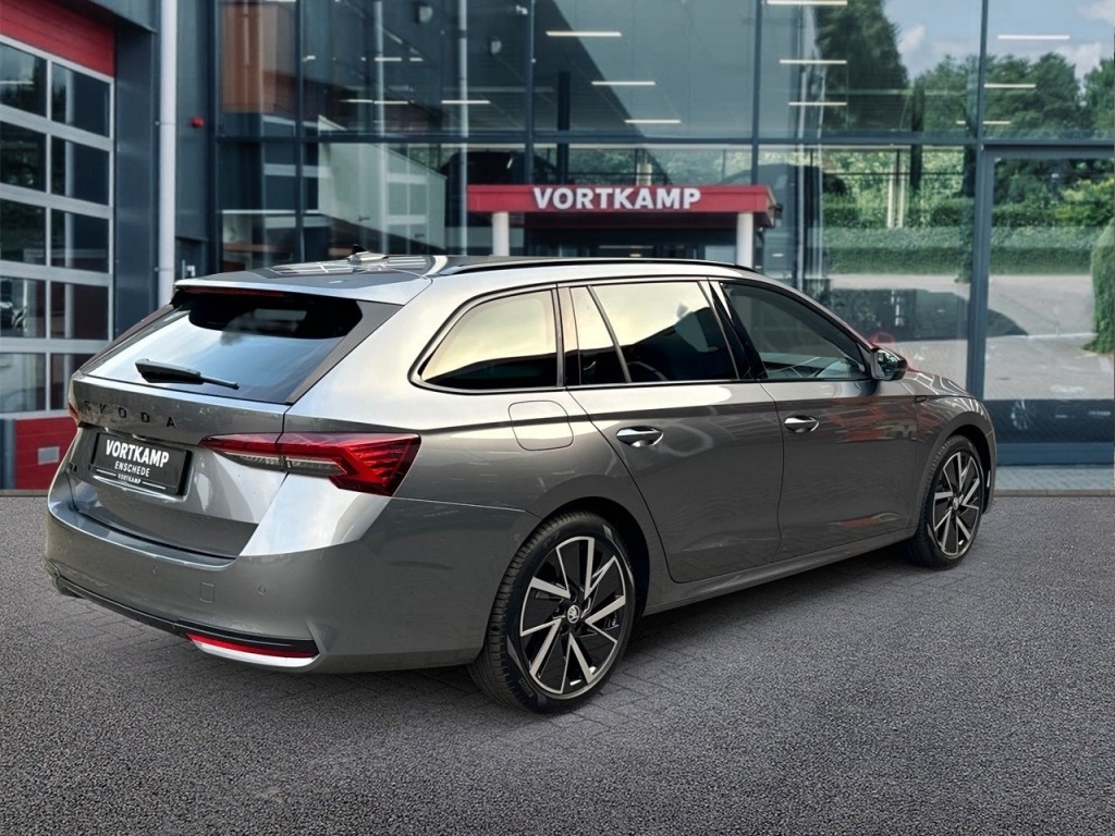 SKODA-OCTAVIA-1.5 TSI MHEV 150PK SPORTLINE TREKHAAK/E-KLEP/CAMERA/ACC/NAVI