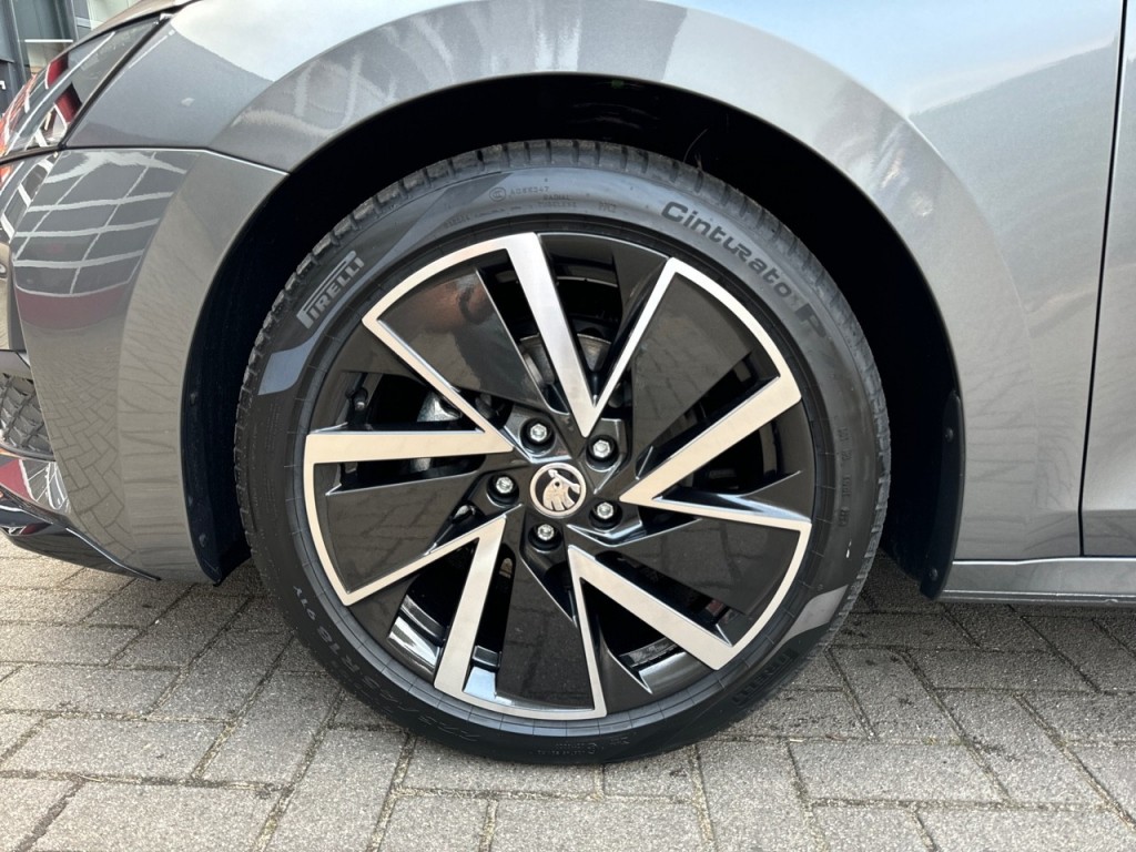 SKODA-OCTAVIA-1.5 TSI MHEV 150PK SPORTLINE TREKHAAK/E-KLEP/CAMERA/ACC/NAVI
