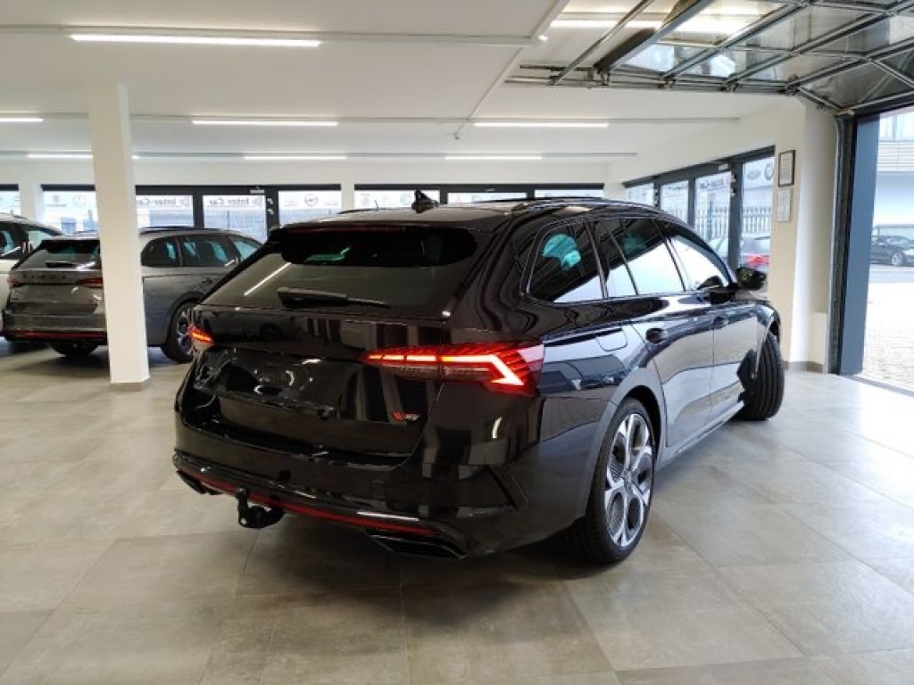 SKODA-OCTAVIA-2.0 TSI RS 265 PK DCC/LEDER/PANO-DAK/TREKHAAK/360-CAMERA